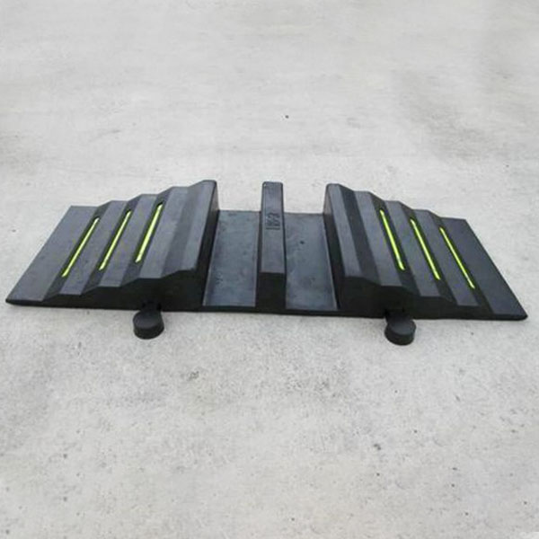Heavy Duty Flexible HR3 Fire Hose and Cable Protection Ramps