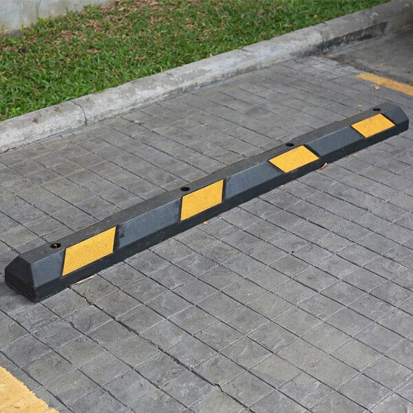 Reflective Large Rubber Parking Kerb
