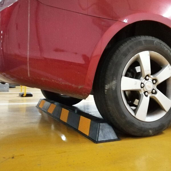 Reflective Large Rubber Parking Kerb